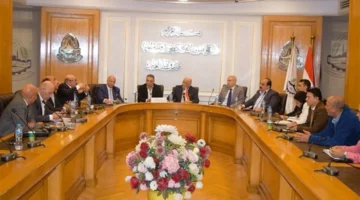 غرفة القاهرة التجارية تبحث آثار قرار نقل معارض السيارات خارج المناطق السكنية على التجار والمستهلكين 1